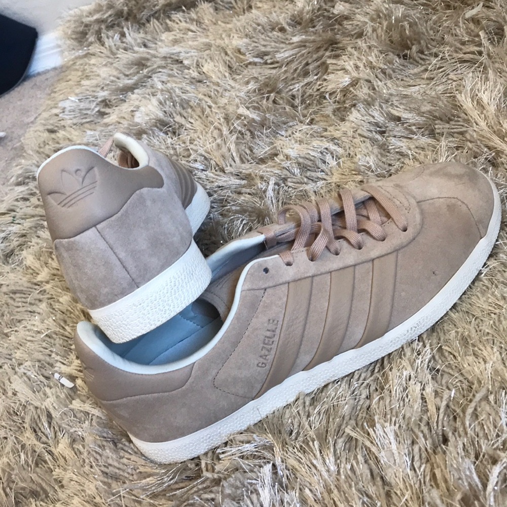 Shoes - Picture 3 of 3